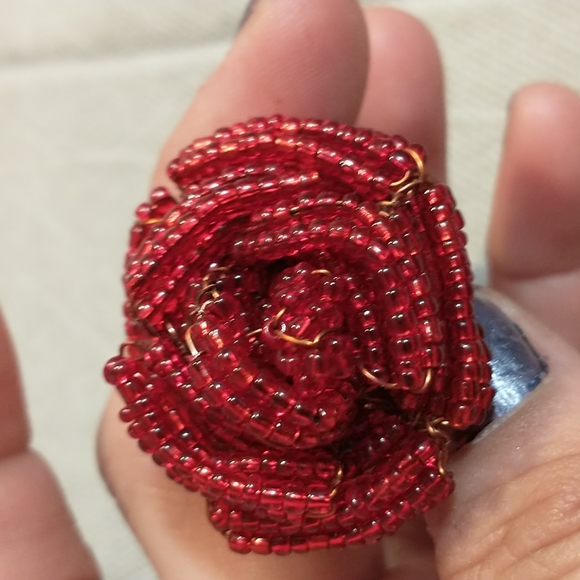 Red Beaded Rose. - Picture 5 of 5